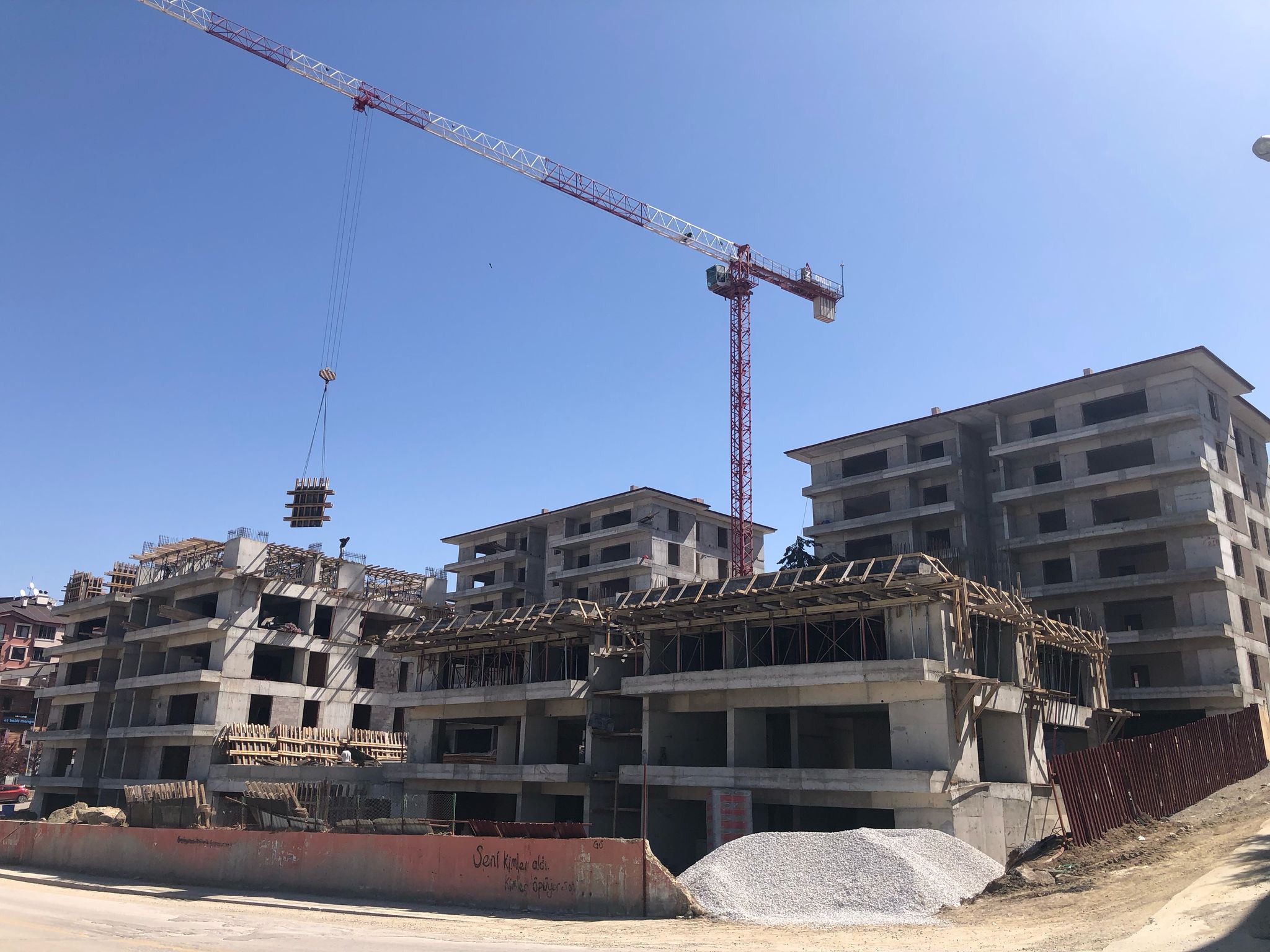 Ankara Çankaya Akpınar 50 Adet Konut ve 6 Adet Dükkan İnşaatları ile Altyapı ve Çevre Düzenlemesi İşi